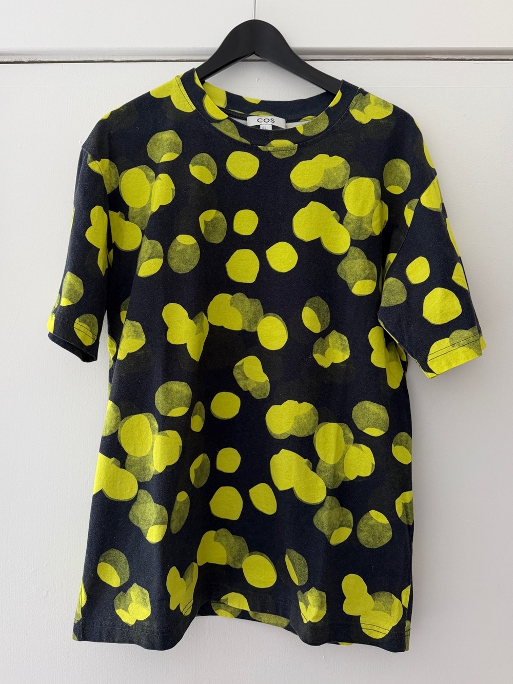 COS Men’s Black Tee with Neon Yellow Dot (Lemons) Print